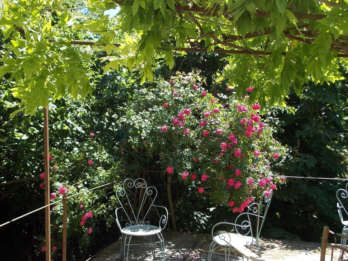 De La Tour Donjon Holiday home *